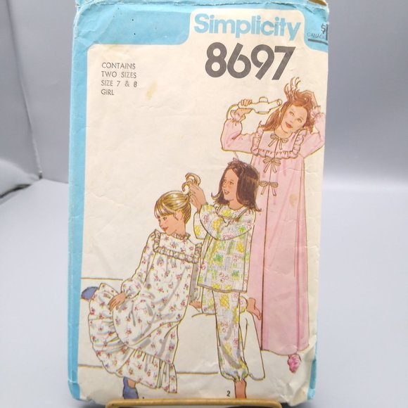 Vintage Sewing PATTERN Simplicity 8697, Girls 1978 Robe Nightgown and Pajamas - Picture 1 of 2